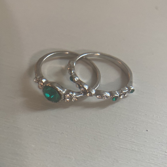 Set of two stackable rings. Green and silver.  Size6? - Picture 4 of 4